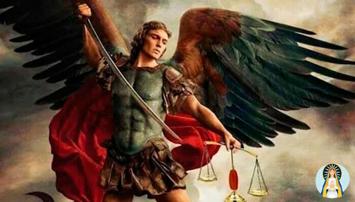 Oración para que piense en ti y no te olvide al Arcángel San Miguel